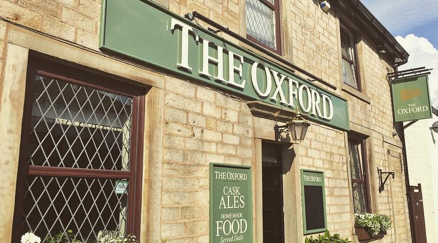 image of the front of the Oxford Pub